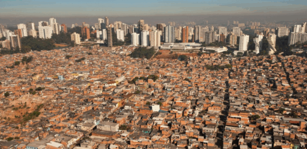 Foto de panorama de uma grande capital brasileira.