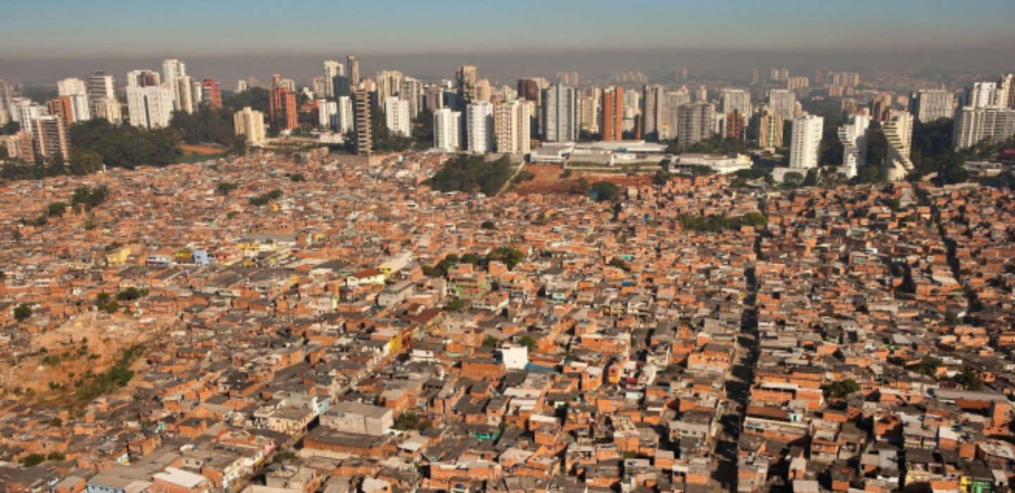 Foto de panorama de uma grande capital brasileira.